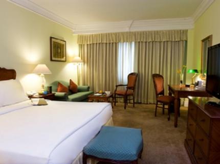 Le-Royal-Meridien-chennai-honeymoon-suite-room