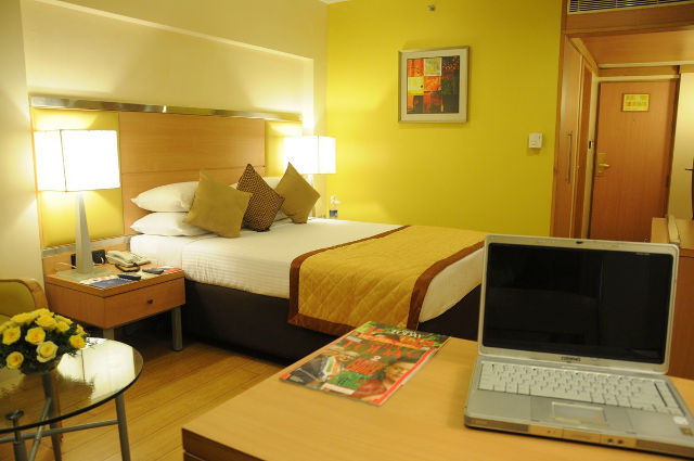 The-Residency-
-chennai-honeymoon-suite-room