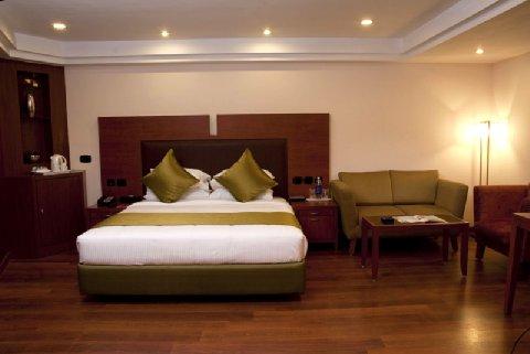 Fortel
-chennai-honeymoon-suite-room
