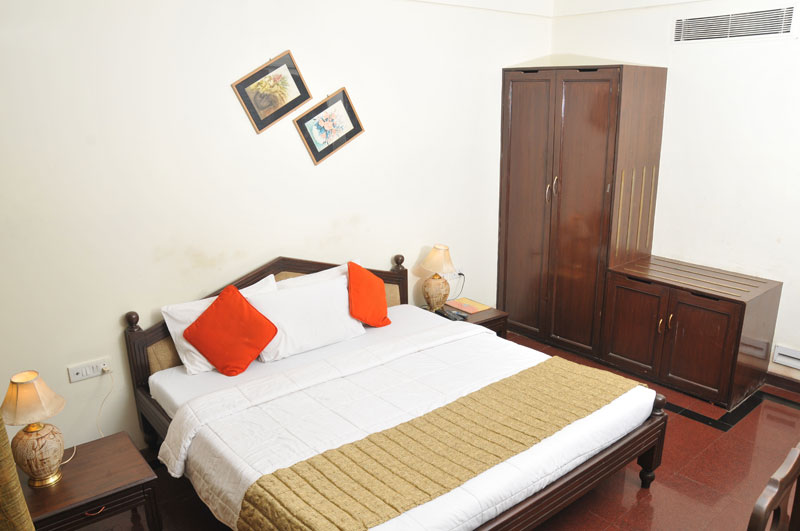 Hotel-Shan-Royal-chennai-honeymoon-suite-room